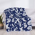 thumbnail image 4 of Manta de franela con diseño de conchas blancas, corales y estrellas de mar en color azul para decoración de dormitorio, sofá cama de 152 x 127 cm, 4 of 8
