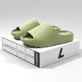 thumbnail image 1 of Zapatillas de baño de plataforma gruesa para mujer, chanclas antideslizantes de suela suave de EVA para interiores, 2022, 1 of 3