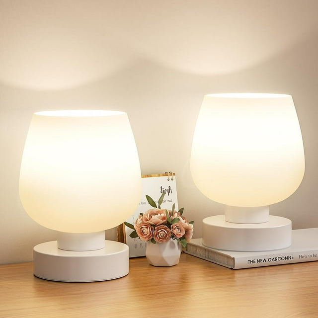 Lámpara de mesa táctil para mesita de noche, pequeña lámpara de noche para dormitorio, sala de estar, mesita de noche, lámpara de escritorio con pantalla de vidrio blanco para espacios pequeños