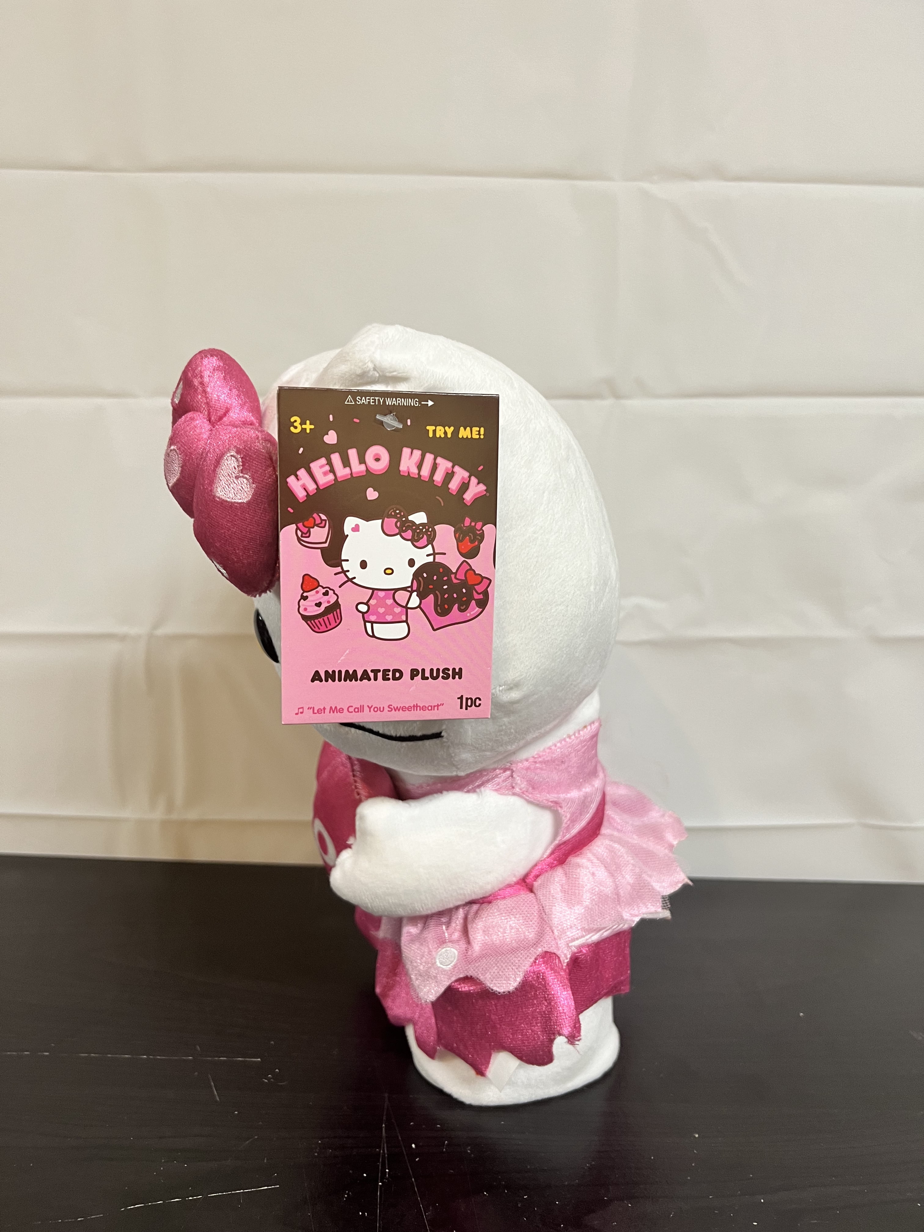 Sanrio Hello Kitty 2024 Valentine's Day Pink Xoxo Animated Side