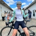 thumbnail image 1 of Ensemble de Haut à Manches Longues Fines et Short à Bretelles pour Femmes - Tenue de Cyclisme avec Haut à Manches Longues Fines et Short de Haute Qualité, 1 of 5