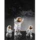 thumbnail image 3 of Blanco 3 piezas figura de astronauta estatua escultura gran astronauta decoración del hogar acentos, estante de mesa sala de estar, adorno de planeta de resina exterior para tarta, 3 of 5