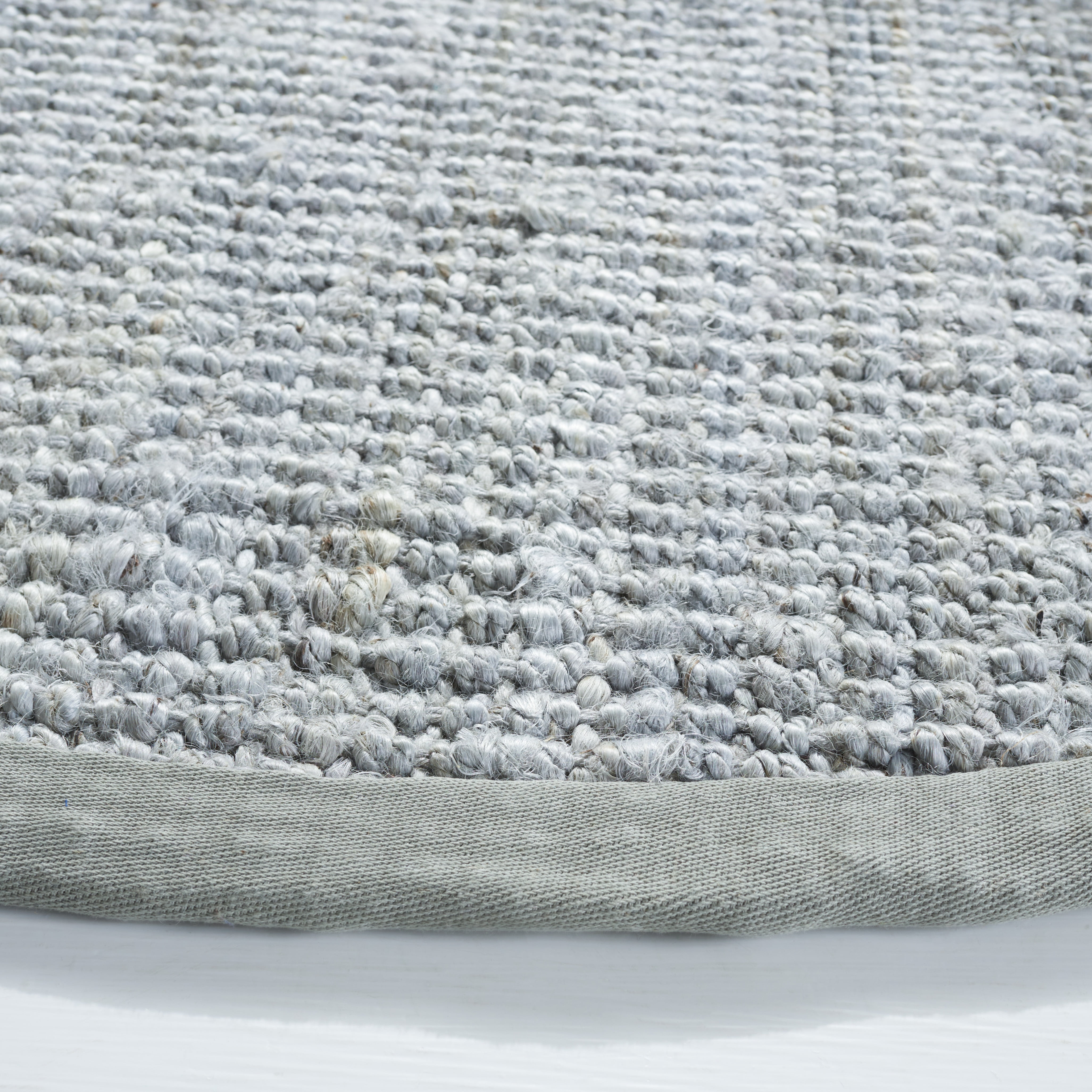 SAFAVIEH Natural Fiber Milica Solid Area Rug, Gray, 4' x 4' Round - Scandinavian Design, Grey, Jute, Hand Woven Pattern, Ideal for Entryway, Kitchen, Living Room, Office
