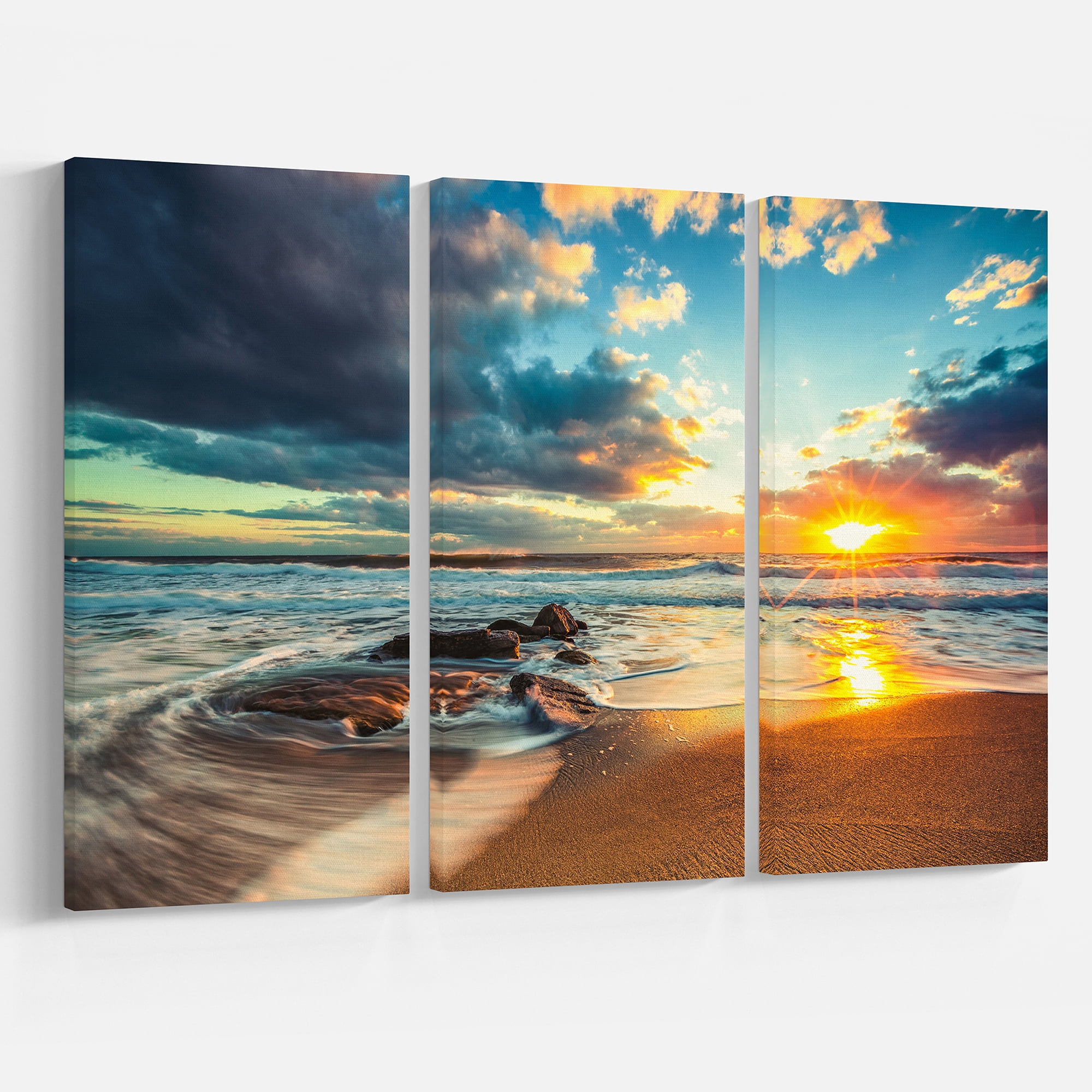 Designart 'Beautiful Cloudscape over the Sea ' Modern Beach Canvas Art Print