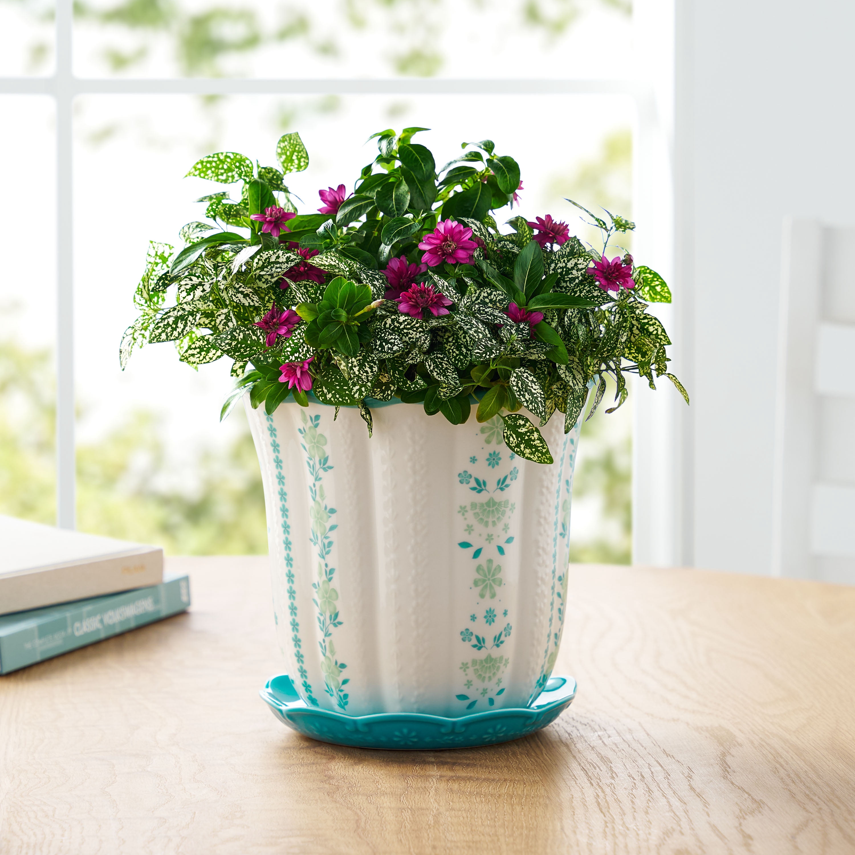 The Pioneer Woman 8 in Scallop Planter