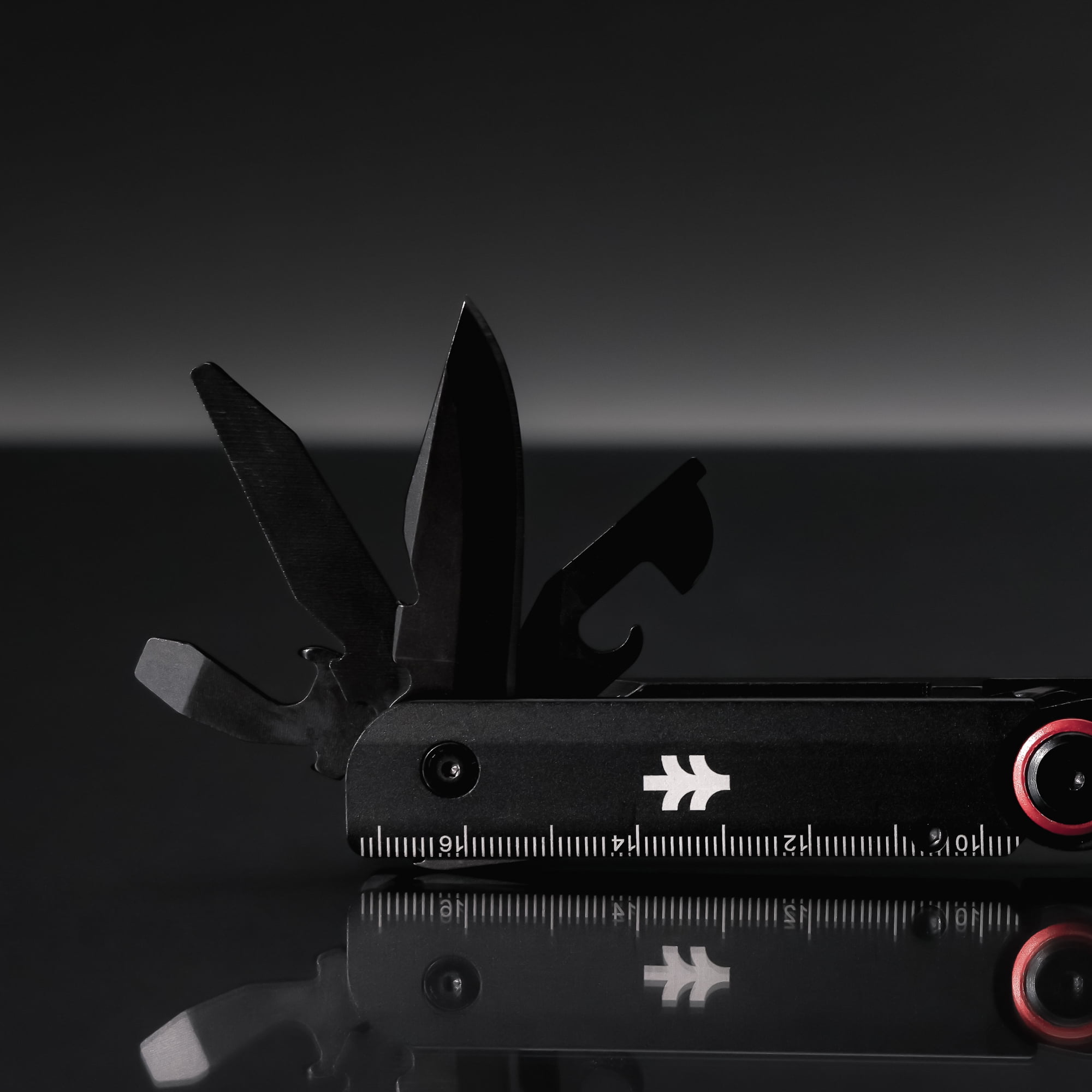 Swiss Tech Taktstock AUS-8 Steel Blade 26-in-1 Folding Multitool