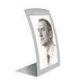 thumbnail image 1 of FixtureDisplays® Support pour Enseigne 8,5 x 11 Cadre Photo Portrait Vertical pour Table, avec Objectif Magnétique, Courbé - Argent 19124, 1 of 12