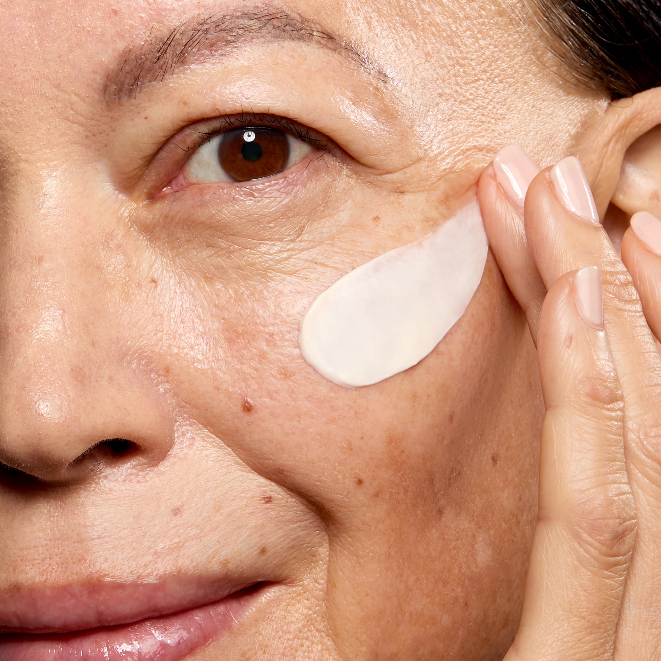 No7 Restore & Renew Face & Neck Multi Action Sunscreen Broad Spectrum SPF 30 Day Cream 1.69 fl oz
