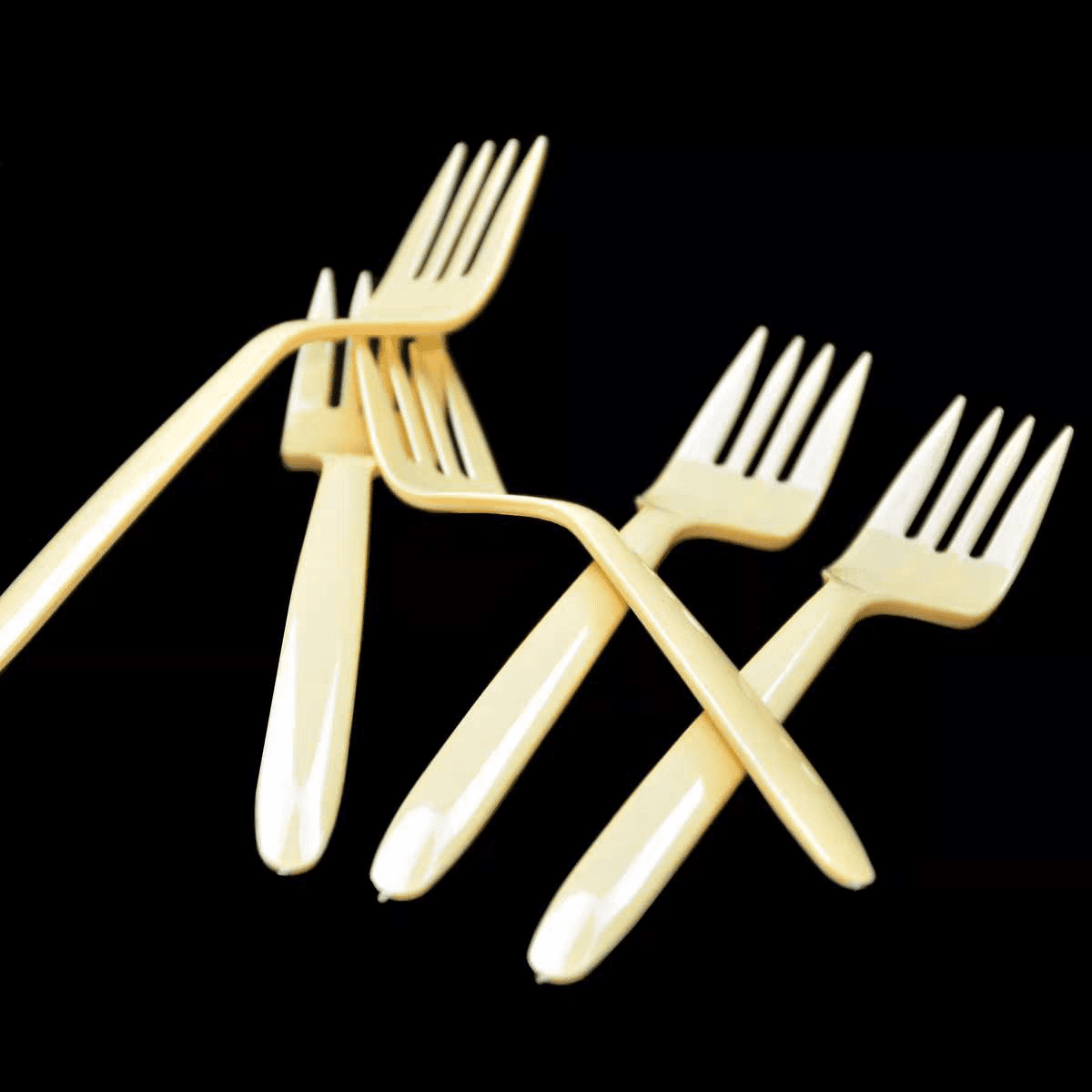 Xgene 50pcs Heavy Duty Plastic Forks Plastic Cutlery for Parties, Celebrations and Events