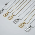 thumbnail image 2 of Cadena de hueso de serpiente de acero inoxidable, collar de 26 letras, colgante de letra mayúscula de concha cuadrada de estilo europeo y americano para mujer ins, 2 of 6