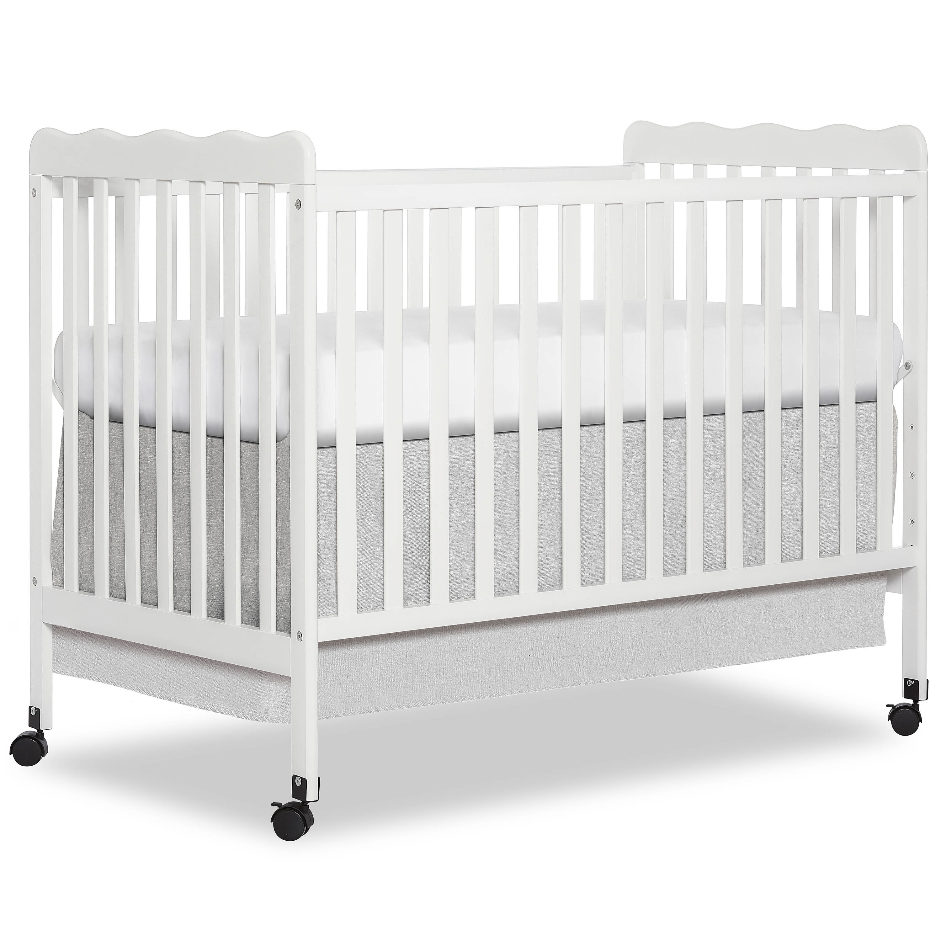 Dream On Me Carson Classic 3-in-1 Portable Crib in White, Removable Wheels, Converts from Baby Crib to Toddler Bed, Day Bed and Kids Sofa, Three Adjustable Mattress Height Positions