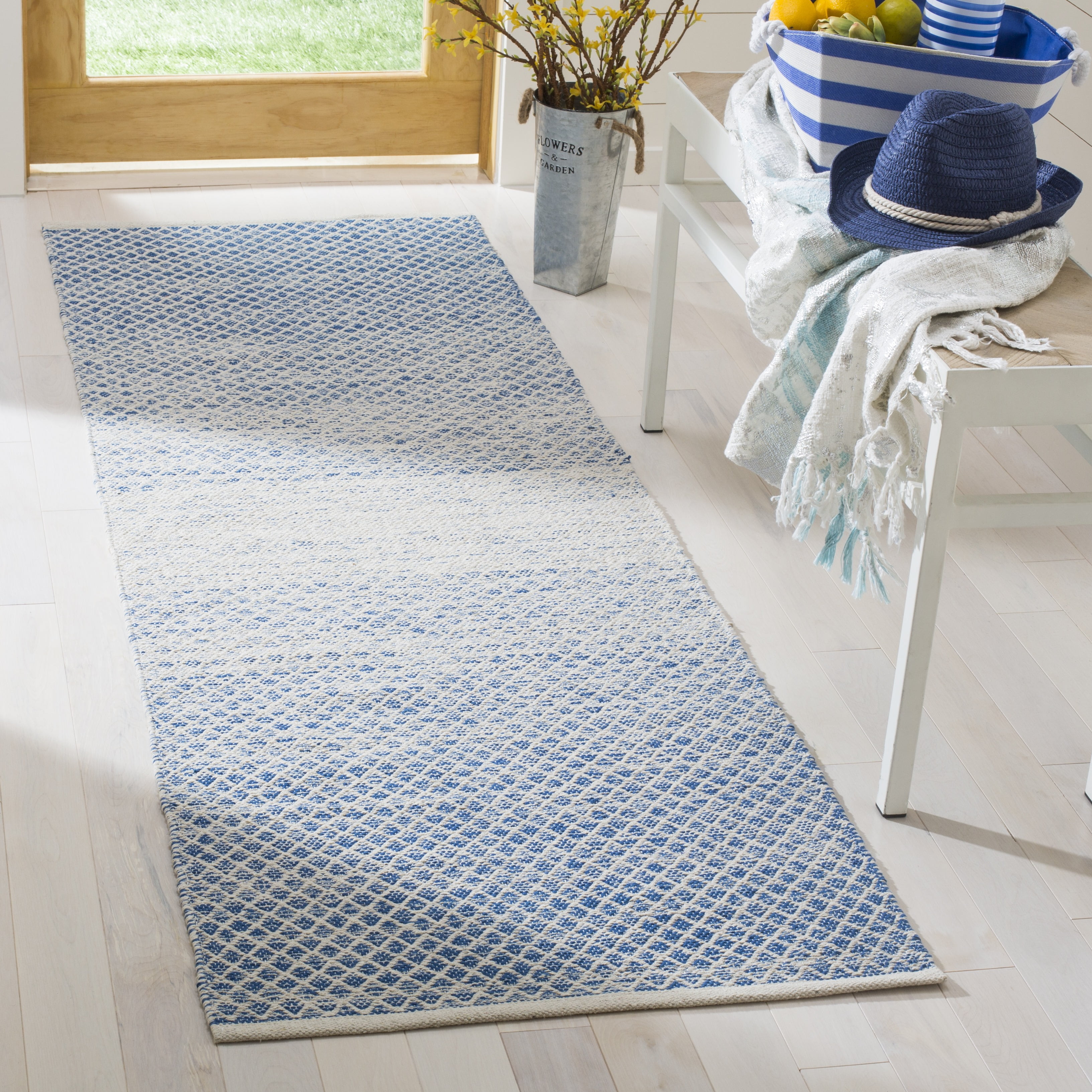 SAFAVIEH Montauk Vaughn Geometric Cotton Runner Rug, Blue/Ivory, 2'3" x 9'