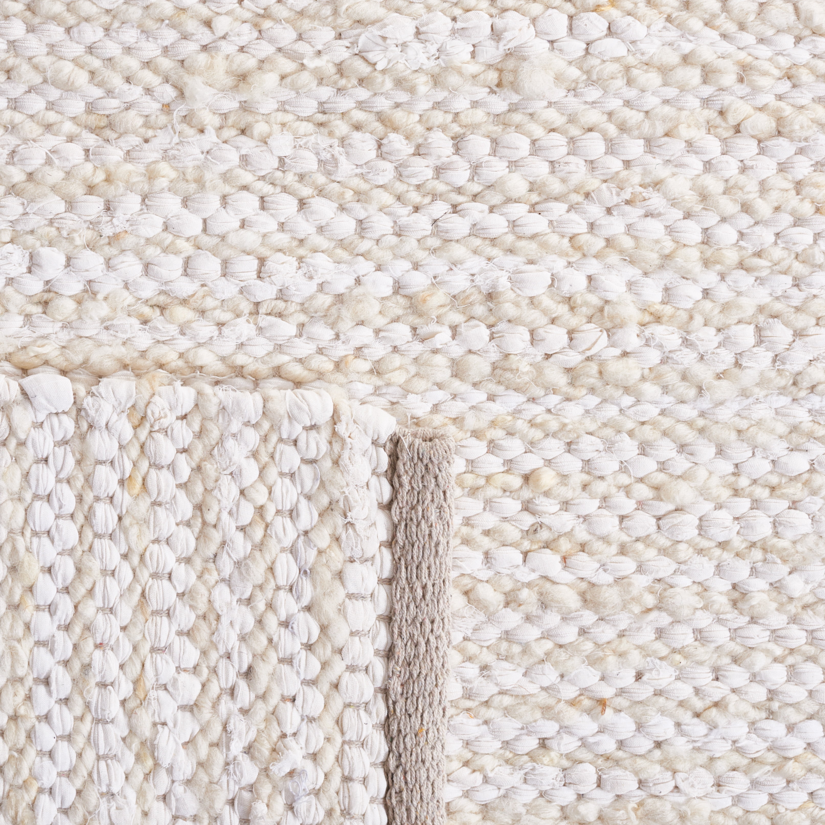 SAFAVIEH Natura Stephen Distressed Area Rug, Ivory/Beige, 8' x 10'