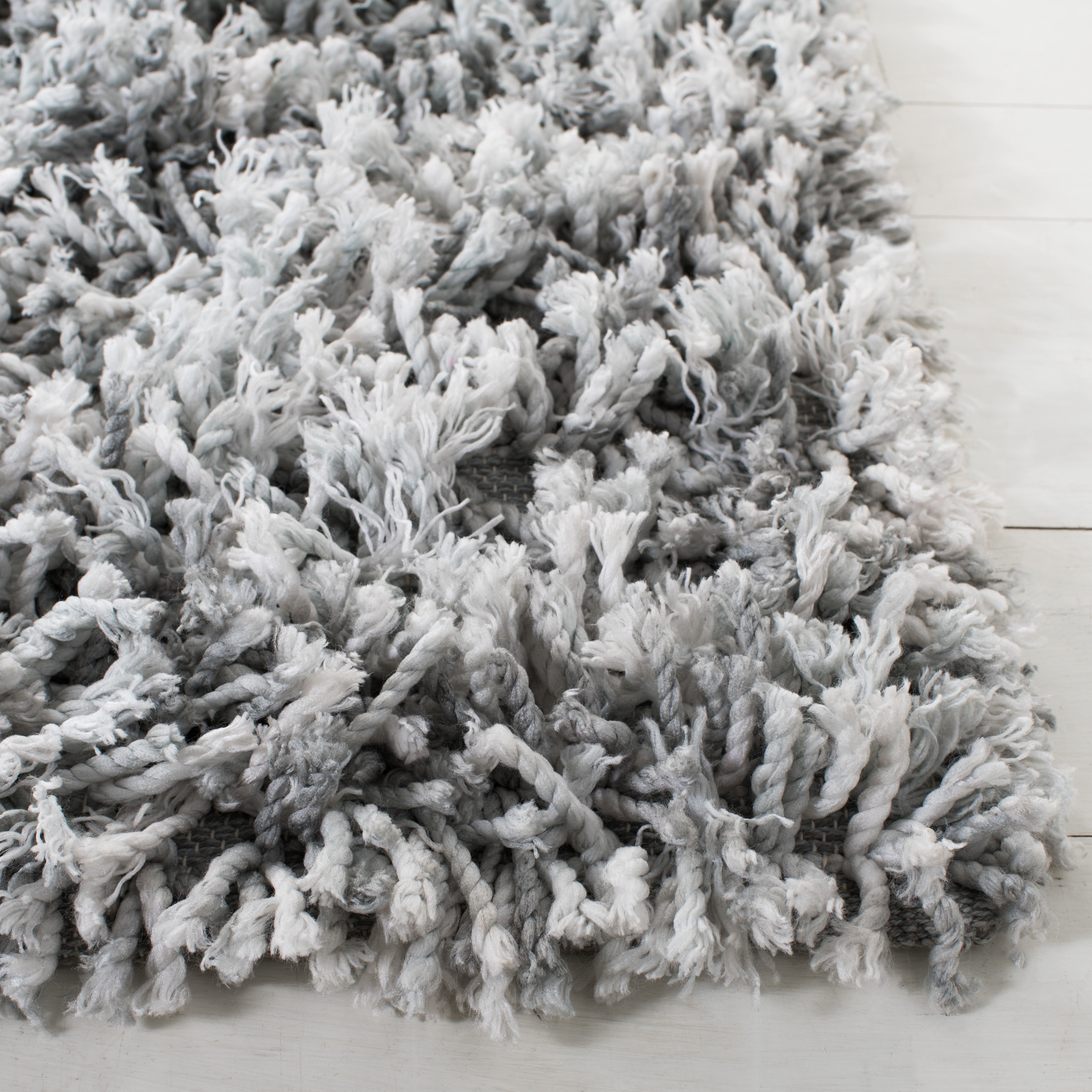 SAFAVIEH Rio Kynaston Solid Polyester Shag Runner Rug, Grey/Ivory, 2'3" x 6'