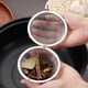 thumbnail image 2 of Bola para condimentar de malla fina de acero inoxidable, herramienta de cocina con filtro para estofado, sopa, especias, bolsa de té de Metal, 2 uds., 2 of 5