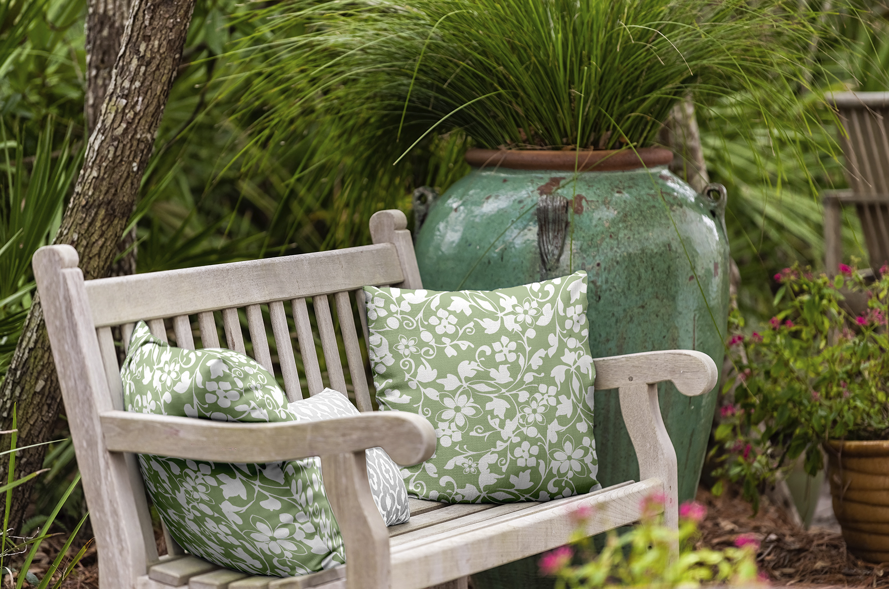 20" x 20" Simply Daisy Evelyn Polyester Indoor/Outdoor Pillow, Fresh Green Qty 1