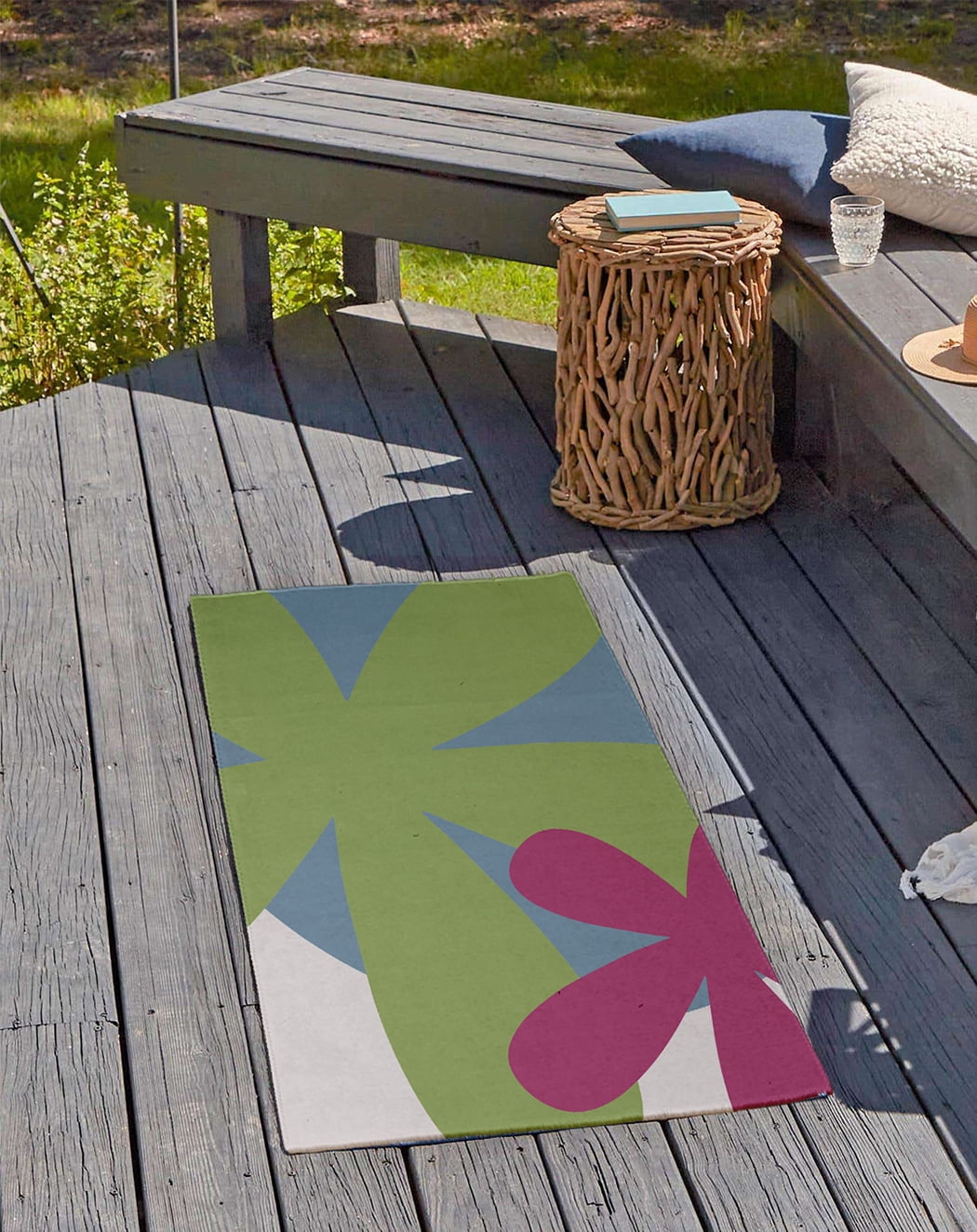 24" 36" Simply Daisy Bold Flowers Modern & Contemporary Chenille Area Rug, Apple Green