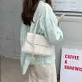 thumbnail image 5 of Bolso de mano pequeño de moda para mujer, bolso de hombro de diseño retro, bolso de mano para mujer, bolsos de mano de cuero de PU de color sólido, bolsos para mujer, 5 of 5