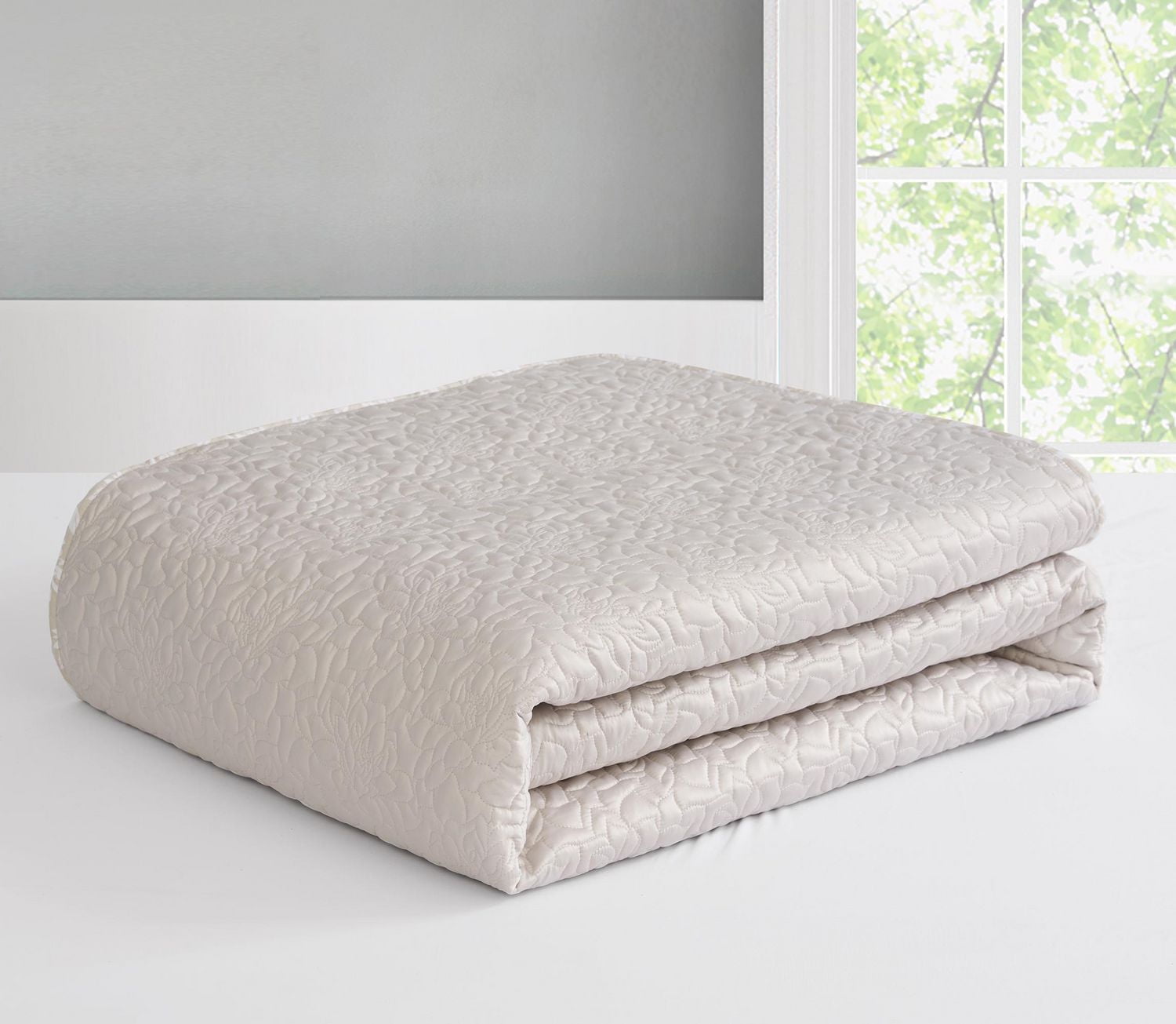 Valerie 3 Piece Reversible Quilt Set