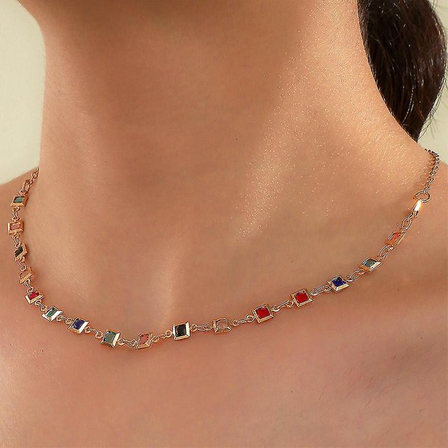 Collar de cristal y diamantes con cadena de clavícula de mujer de lucita coloreada