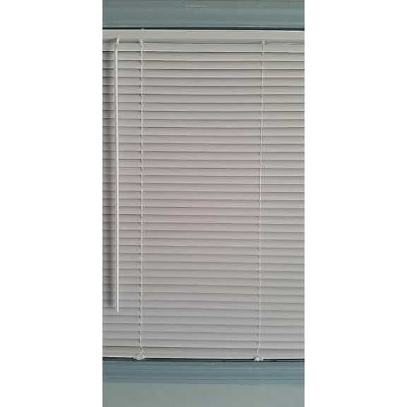 - 1" Vinyl Light Filtering Blind 30" W X 72" L - Cordless - White