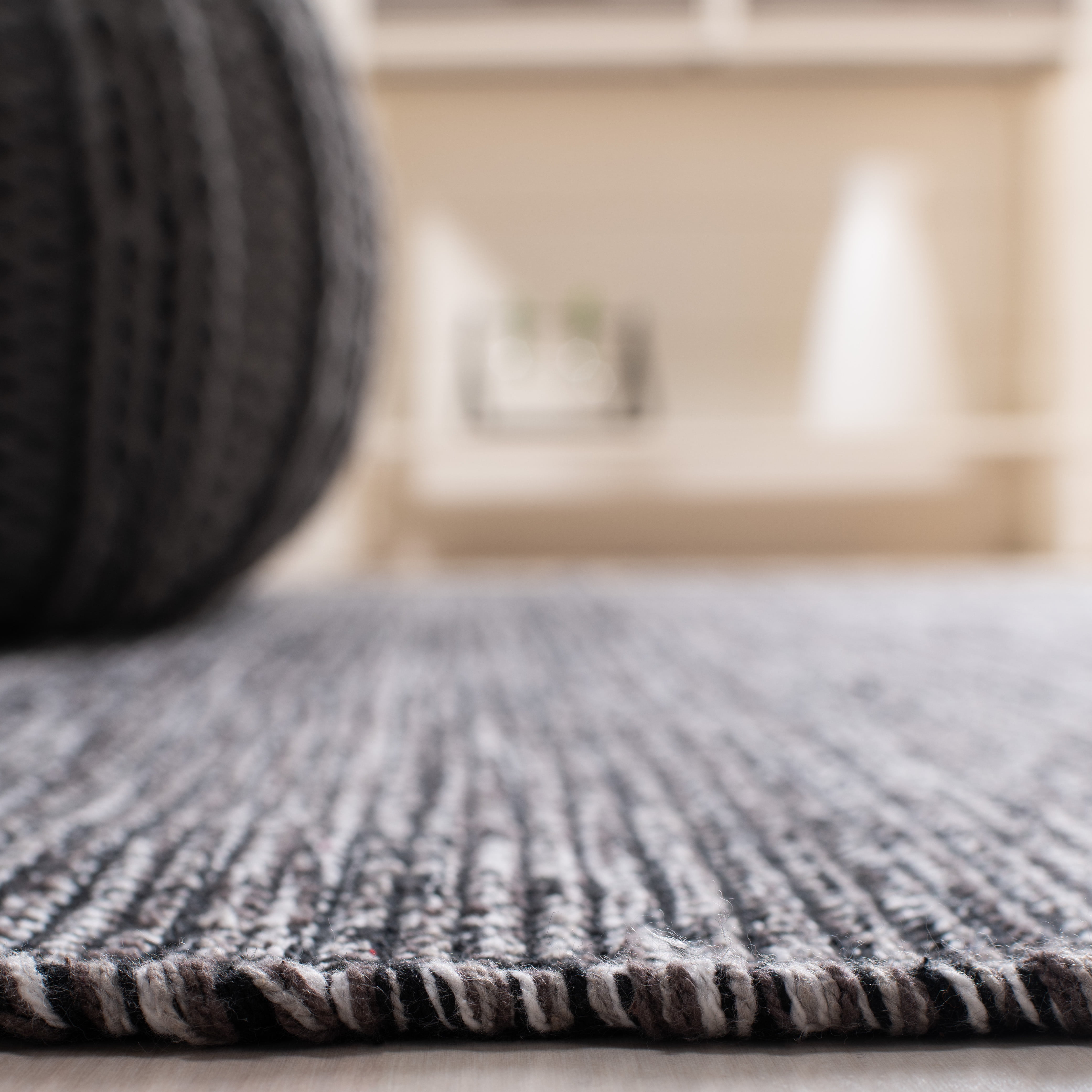 SAFAVIEH Montauk Kelsey Distressed Cotton Area Rug, Charcoal/Black, 8' x 10'