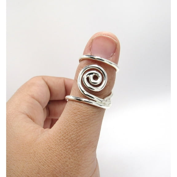 SS DESIGNS Whirl Trigger Finger Ring Splint • Sterling Silver Boutonniere Finger Ring for Triggering Thumb and Finger Pain Relief • Adjustable Trigger Finger Support Ring