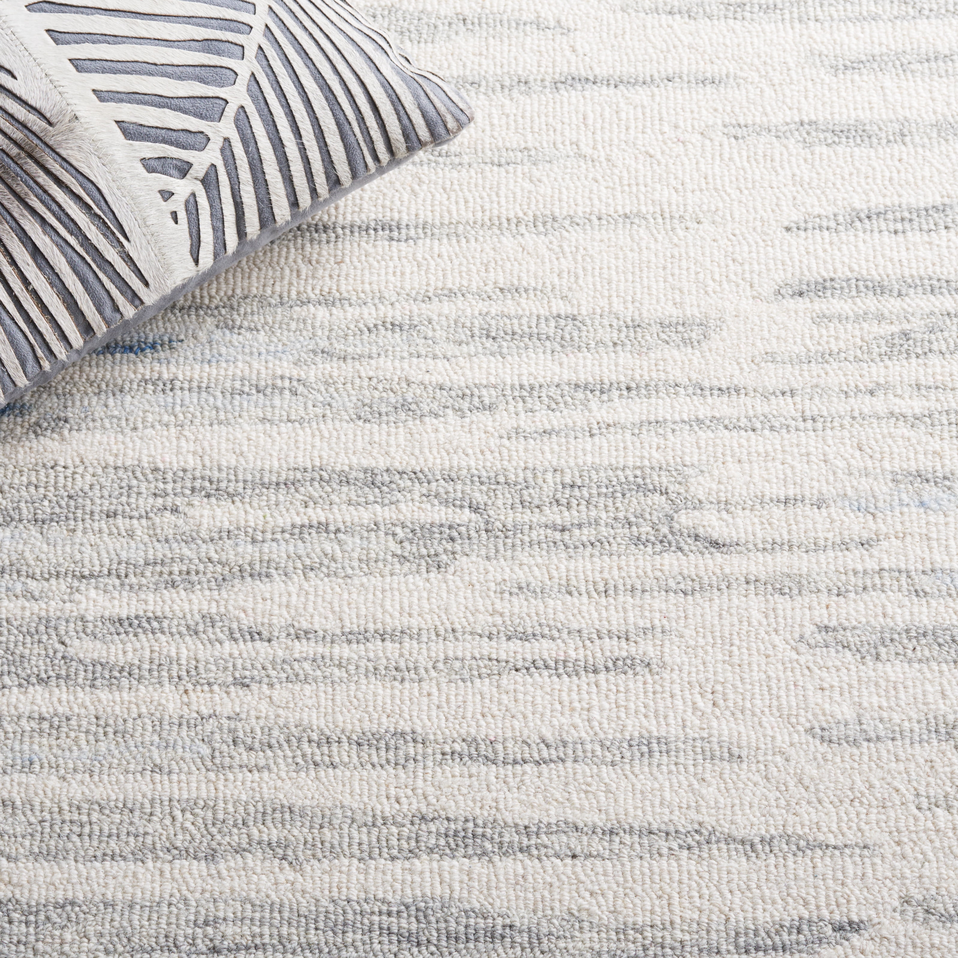 SAFAVIEH Abstract Greg Striped Wool Area Rug, Ivory/Light Blue, 4' x 6'