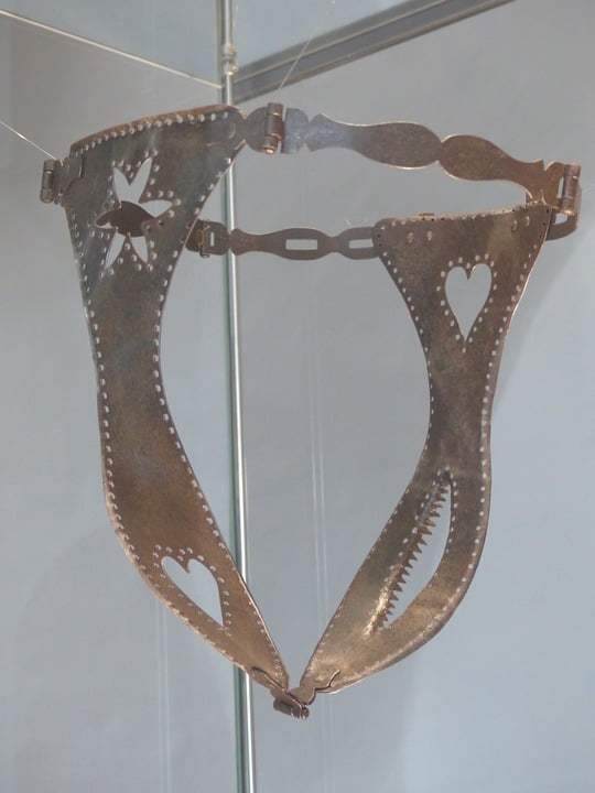 Moyen Age Ceinture De Chastete Medievale Framed Art For Your Wall Instrument Of Torture Middle Ages Chastity