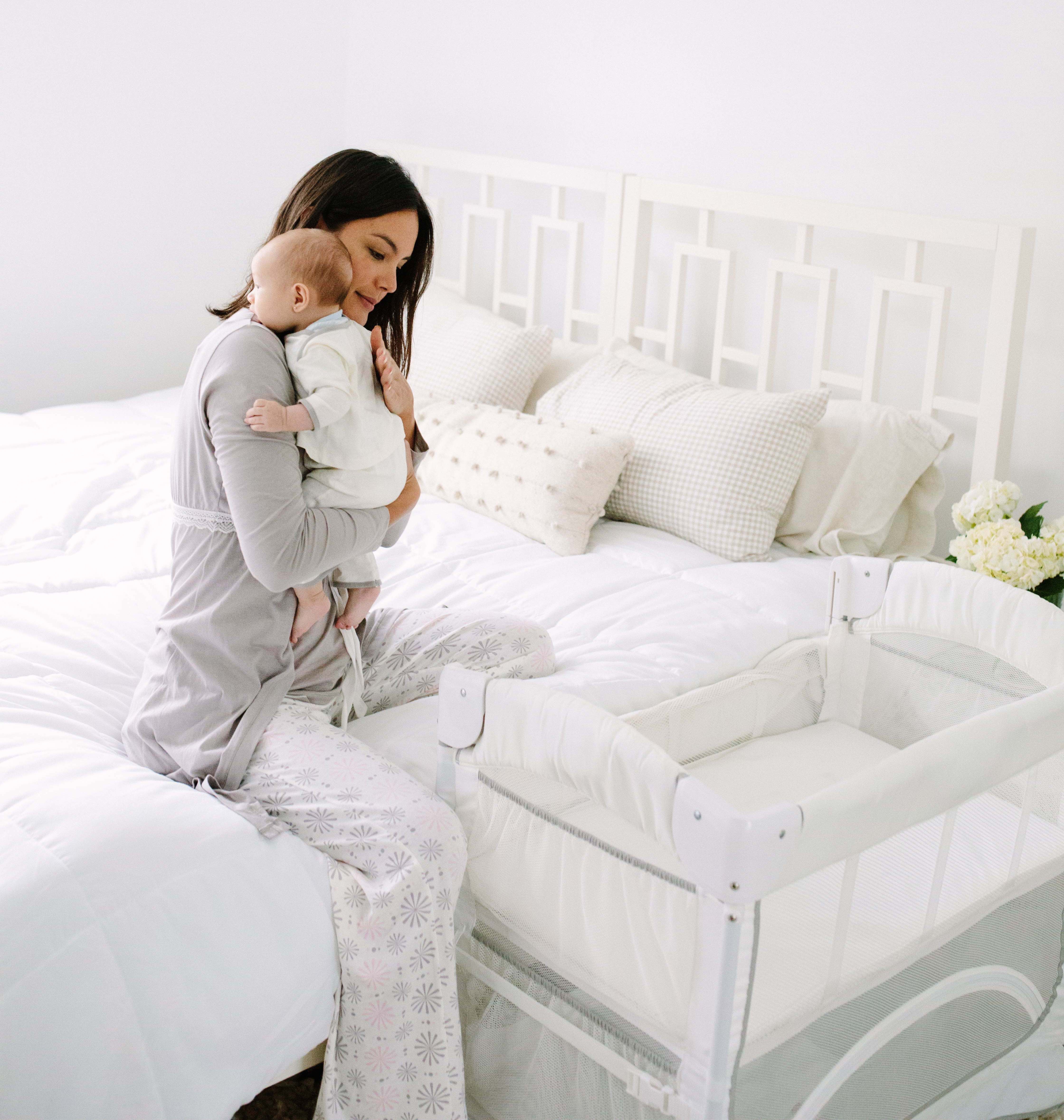 Arm s Reach Mini 2 in 1 Co Sleeper Bassinet White
