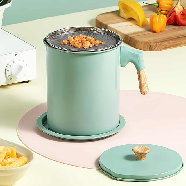 Multi-purpose Oil Can Large Capacity Residue Filter Oil Can Non-slip Stainless Steel Kitchen Drain Oil Storage Pot with Fine Mesh Filter for Home Kitchen Indoor
