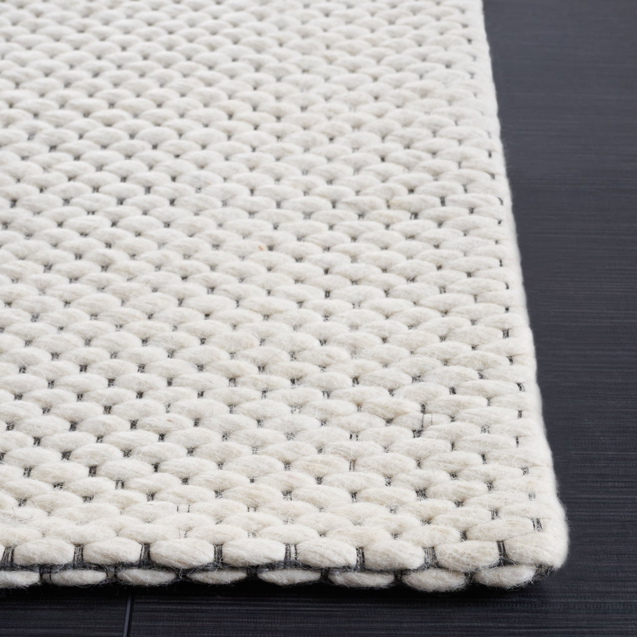 SAFAVIEH Marbella Melva Geometric Area Rug, Ivory, 3' x 5'