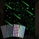 thumbnail image 1 of Pegatinas de estrellas que brillan en la oscuridad para niños | Calcomanías fluorescentes y que cambian de color para paredes y ventanas | Paquete de 4 para decorar dormitorios y fiestas, 1 of 6