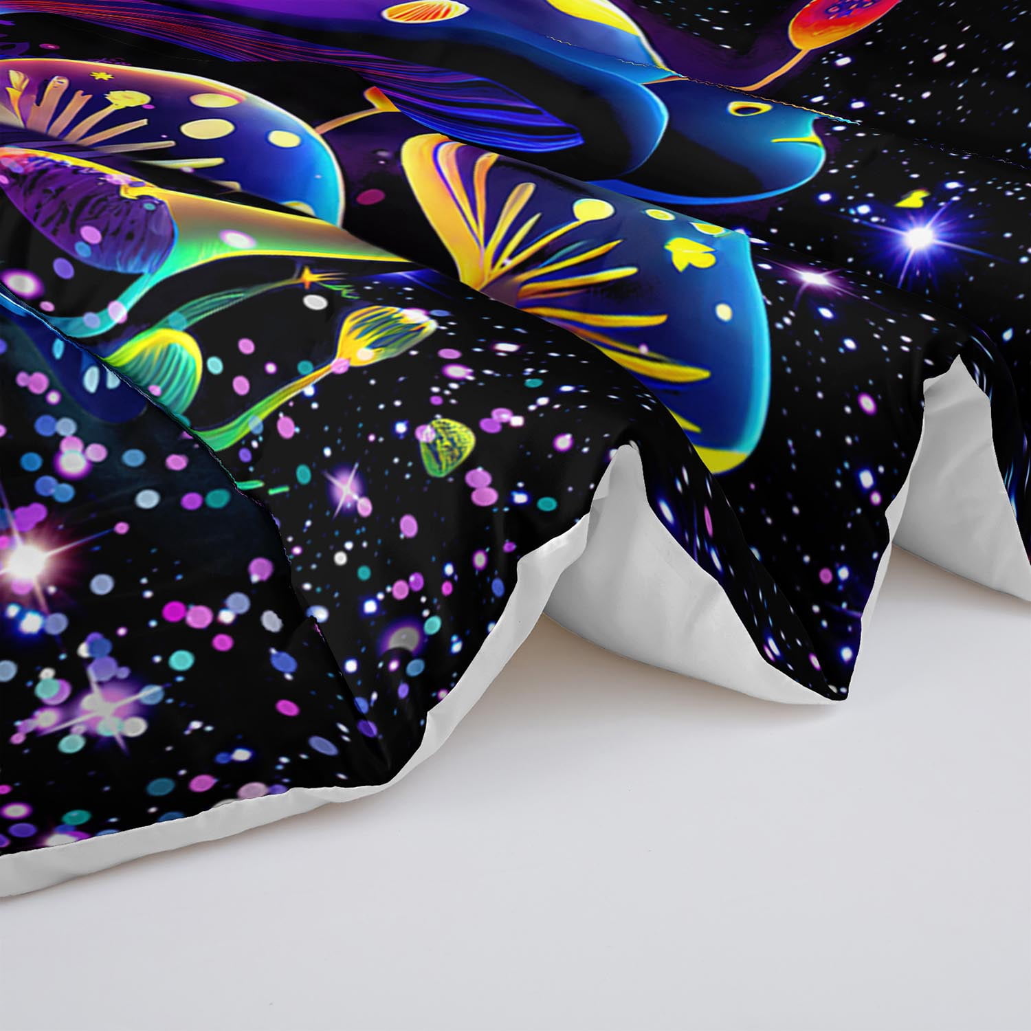 3pcs Psychedelic Mushroom Comforter Set, Neon Glow Bedding Set for Bedroom or Guest Room Decor, All Seasons Quilt Machine Washable Duvet with 2 Pillowcases