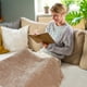 thumbnail image 4 of Manta de franela suave y polar | Ligera y cálida para todas las estaciones | Manta transpirable y con aire acondicionado para sofá, cama o siesta | Regalo decorativo de color liso, 4 of 5