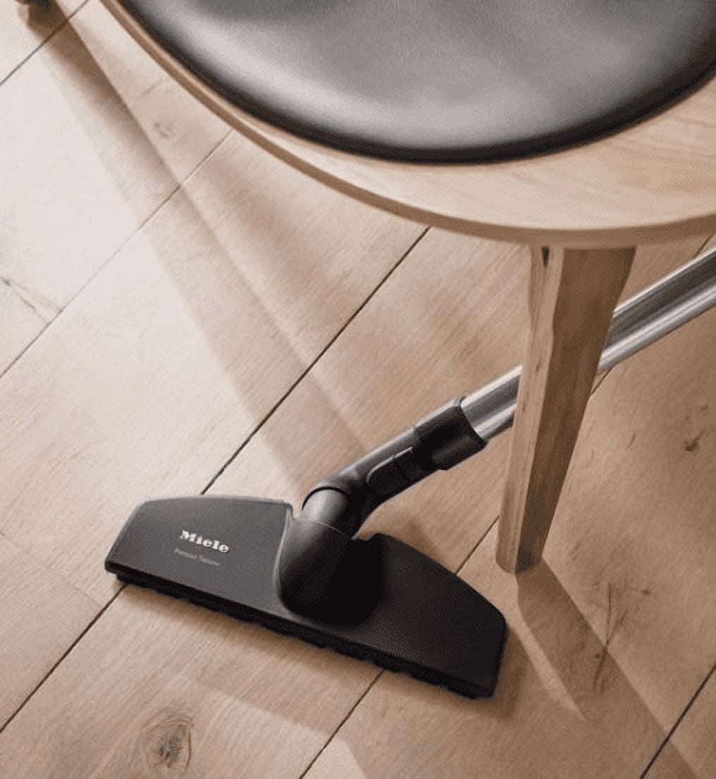 Miele Guard L1 Cat & Dog Plus Canister Vacuum