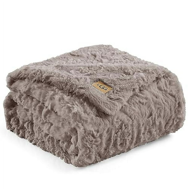 Ugg fuzzy blanket discount