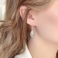 thumbnail image 3 of Boucles d'Oreilles Pendantes en Forme d'Oreille Opale Géométrique pour Femmes Élégantes Rouges Bijoux Minimalistes, 3 of 6