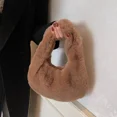 thumbnail image 5 of Bolso de mano Mao Mao, bolso de mano de moda para mujer, bolso de mano versátil para llevar a mano, bolso de felpa para otoño e invierno, 5 of 5
