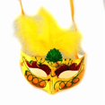 thumbnail image 1 of Máscara de cosplay con plumas amarillas para fiesta de Halloween, media cara, 1 of 1