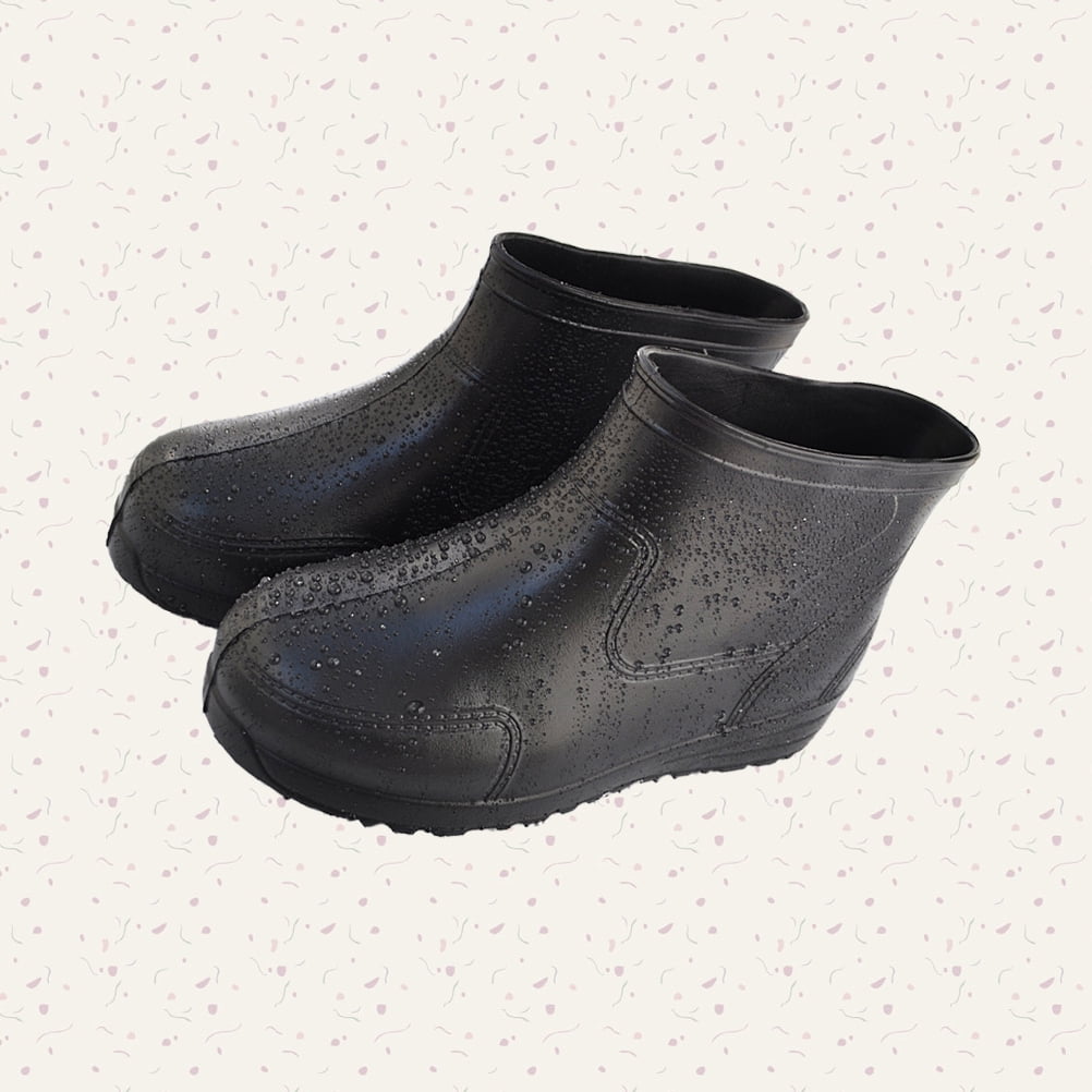 UKCOCO 1Pair Antiskid Rain Shoes Black Comfortable Toe Design for Safe Walking on Rainy Days