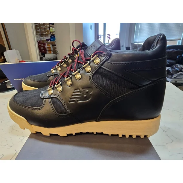 New Balance Rainier Hiking Boots URAINAL-D SIZE 10 SNEAKER HIKING NEW