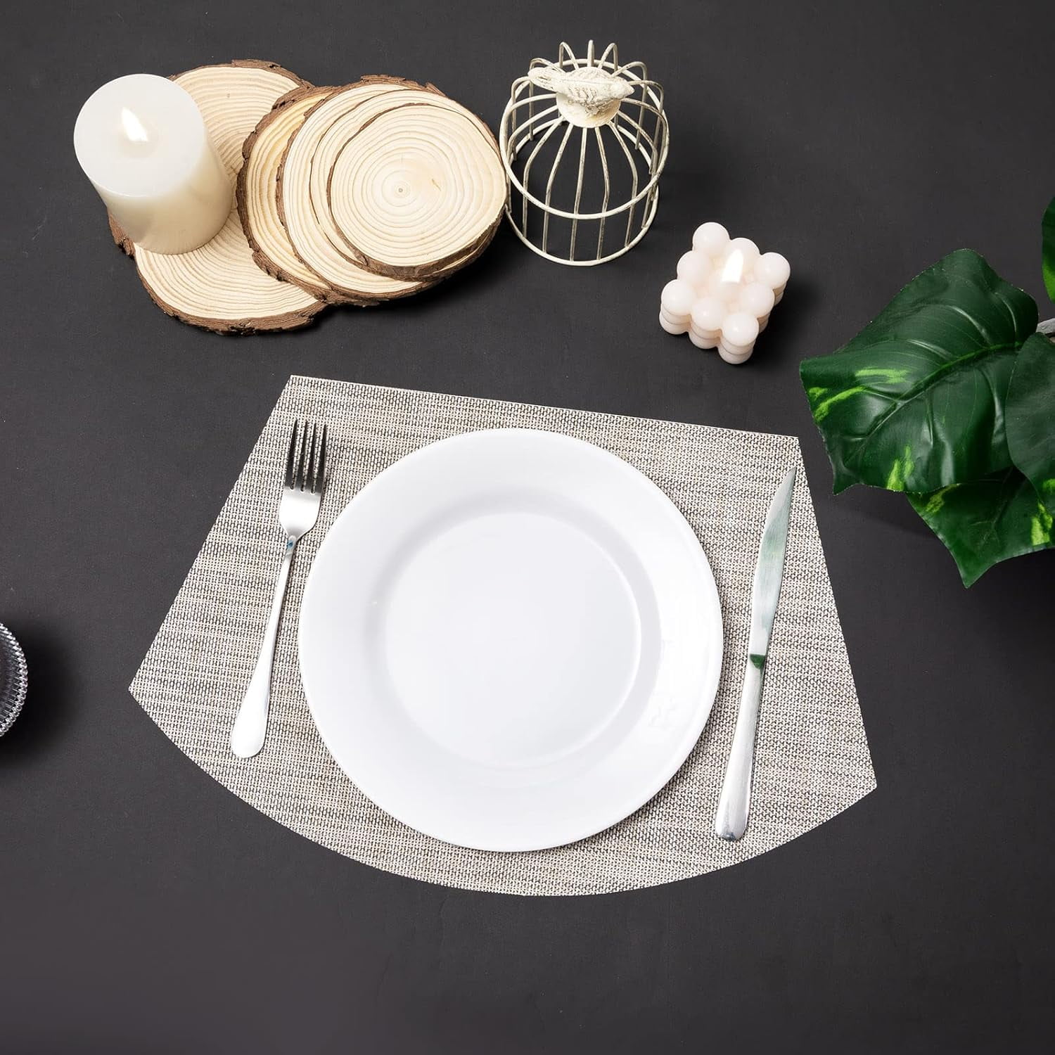 Round Table Placemats Set of 4 Wedge Shape Placemat Woven Vinyl Place Mats Heat Resistant Wipe Clean Dining Table Mats Home Table Decor (4, Tan)