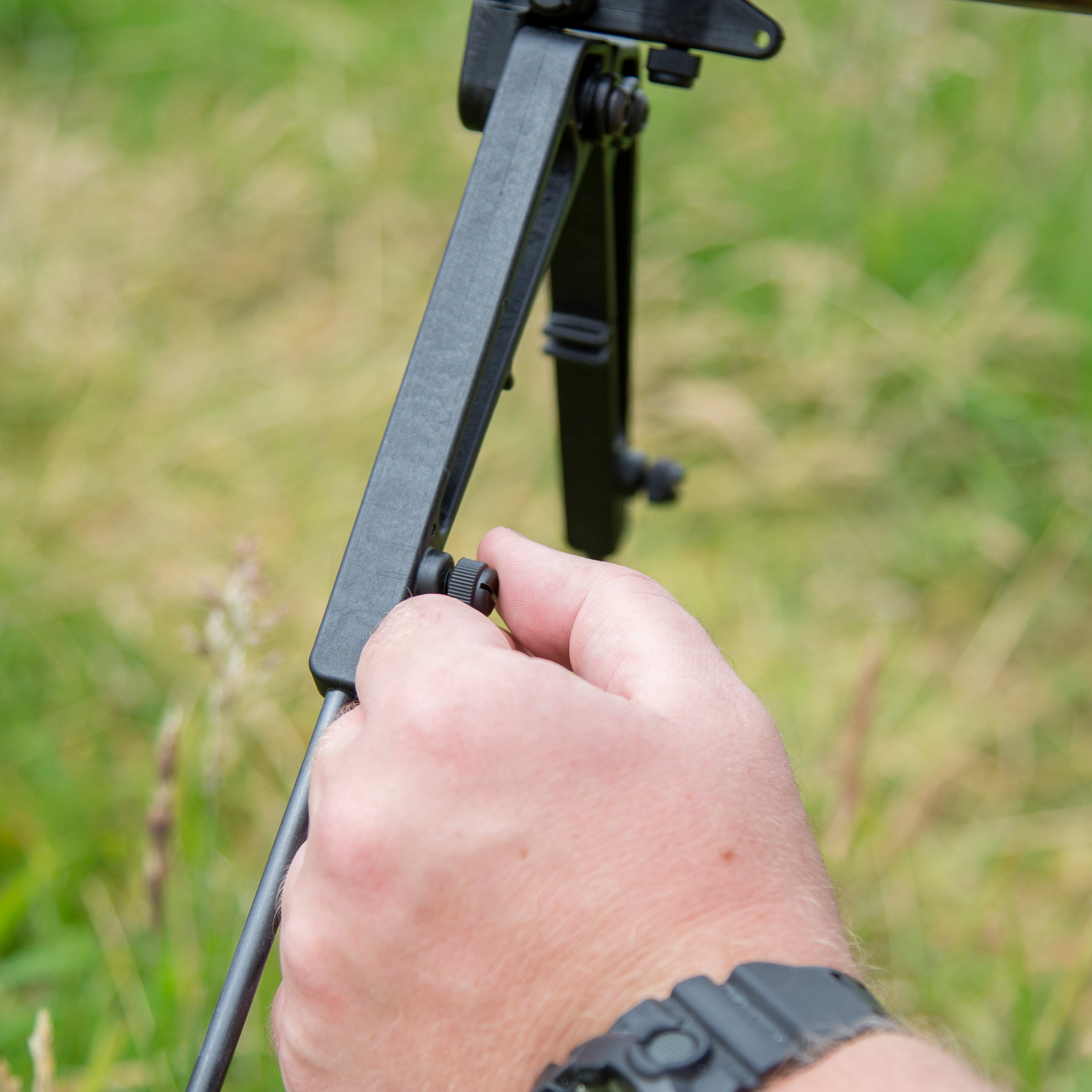 Details about   LimbSaver True-Track Rifle Bipod Swivel Stud Mount Extends From 7 to 11 Inches 