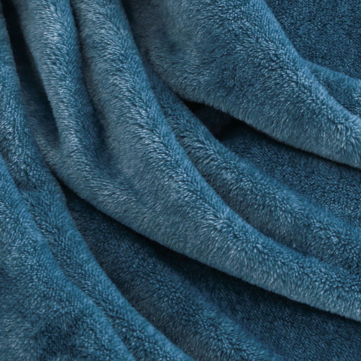 ECO PLUSH OVERSIZED THROW
