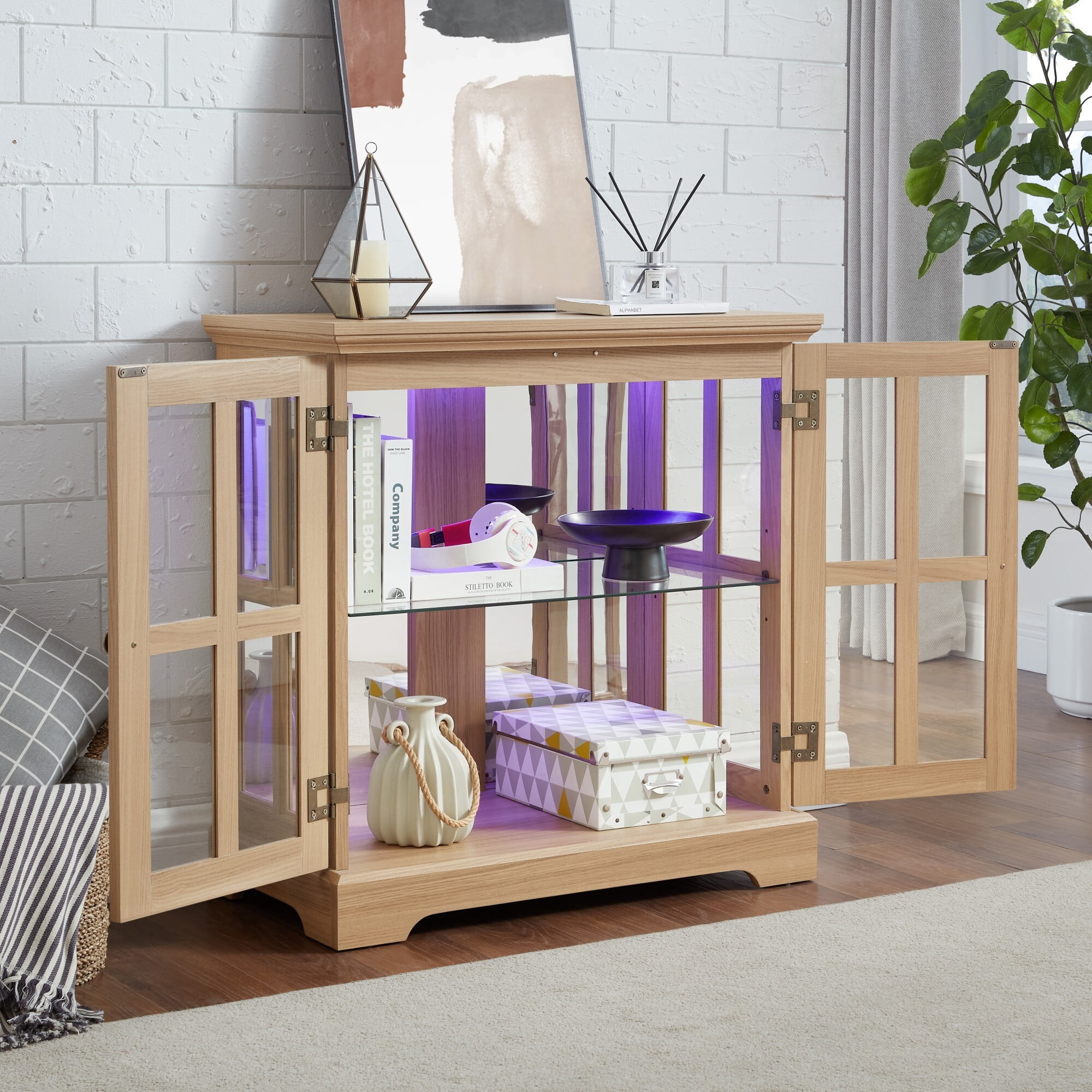 AENKYO Retro LED Glass Display Cabinet with Adjustable Shelf, Vintage Style Curio Showcase for Home, Light Oak