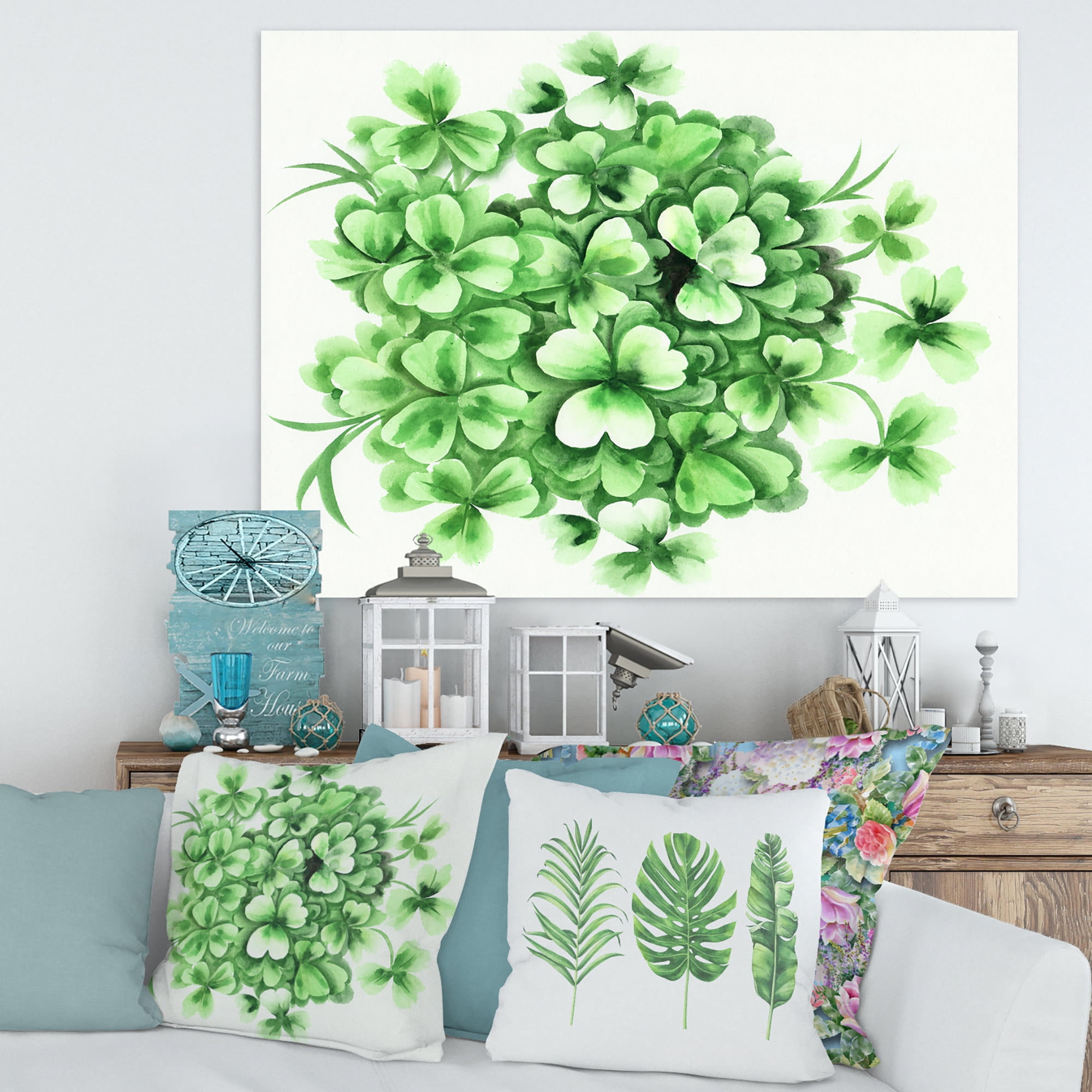 Designart ' Green Vintage Leaves of Shamrock ' Traditional Canvas Wall Art Print