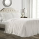 thumbnail image 1 of Juego de 3 piezas de colcha blanca con falda con volantes, tamaño queen Lush Decor 16T002846, 1 of 2