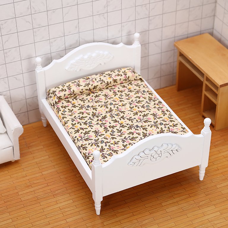 Dollhouse Furniture Queen Bed Set, Mini Bedroom Accessories for 12