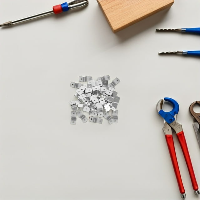 FUTUREORYY 50 Pcs Attaches d'Angle pour Cadre Photo Matériel en Fer Argenté pour Usage Intérieur